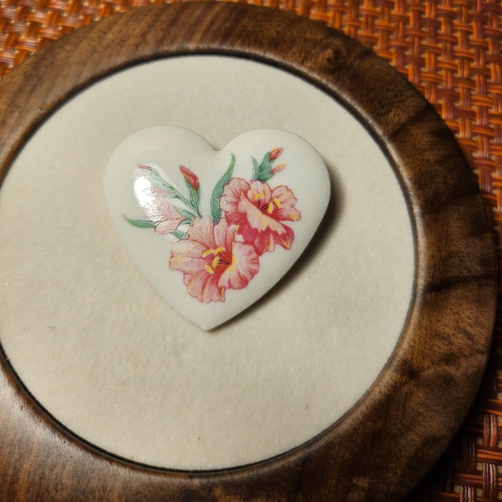 Vintage Avon Ceramic Heart Pink Flower Brooch